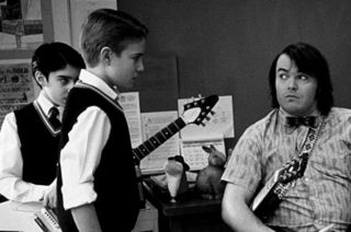 Kevin Clark (1988-2021) – aktorowi przyniosła rola w Freddy'ego "Spazzy McGee" Jonesa w filmie Szkoła rocka zmarł 26 maja 2021 roku.