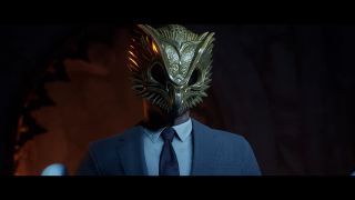 W zwiastunie pojawia się też tajemnicza postać w złotej masce. Zdaniem niektórych internautów może być to Lincoln March, kandydat na burmistrza Gotham, który podawał się za brata Bruce'a Wayne'a, Thomasa.