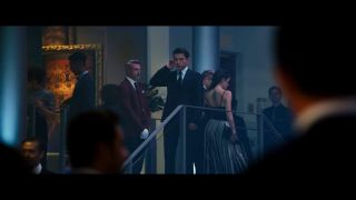 Scena, w której Nathan rozmawia z Sullym przez słuchawkę w uchu wydaje się nawiązywać do podobnego fragmentu z filmu Casino Royale. Ubiór obu bohaterów może sugerować, że jest to celowym nawiązaniem do przygód Jamesa Bonda.