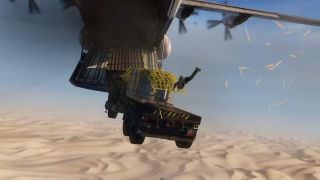 Jedyną większą różnicą jest fakt, że w grze samolot leciał nad pustynią, a nie nad oceanem.