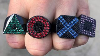 Obejmij Tron - nagrody: królewski zestaw pierścieni w kształtach PlayStation