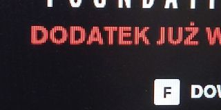 Czerwony font w grze Control odpalonej w GFN