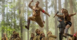 28. Jojo Rabbit (2019) - Taika Waititi