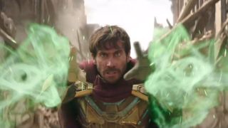 12. Quentin Beck aka Mysterio - Beck nie posiada nadludzkiej siły czy wytrzymałości, ale dzięki specjalnemu urządzeniu do teleportacji może poruszać się z niebywałą szybkością. Jego największą bronią jest tworzenie iluzji, wprawiających przeciwników w totalną konfuzję – czasami ich źródło tkwi w nauce, w innych przypadkach w magii.