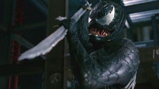 1. Eddie Brock aka Venom - Wśród zdolności symbionta (w jego podstawowej wersji) można wymienić m.in.: nadludzką siłę, przyśpieszony czynnik leczniczy, pamięć genetyczną, szybsze wychwytywanie nadchodzącego zagrożenia, manipulację procesami chemicznymi we własnym organizmie, telepatię, wchłanianie energii czy zmianę kształtu swojego ciała.