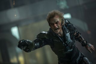 19. Harry Osborn aka Zielony Goblin - Serum Goblina i przejęty od ojca kostium dają mu nadludzką siłę i szybkość, znacznie zwiększając też iloraz inteligencji postaci. W trakcie jednego z pojedynków ze Spider-Manem Harry podniósł 10-tonowy ciężar. Słabością młodego Osborna jest głównie jego niestabilność emocjonalna.