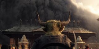 Kolejne ujęcie pokazujące obronę Kamar-Taj. Pojawia się na nim Rintrah, istota przypominająca wyglądem minotaura. W komiksach postać ta – podobnie jak America Chavez – pochodziła z alternatywnego wymiaru i przez pewien czas była nawet uczniem Strange’a, zgłębiając pod jego kierunkiem tajemnice Sztuk Mistycznych. 