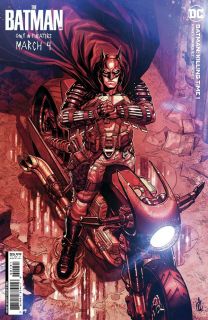 Batman - "filmowe" okładki marcowych komiksów