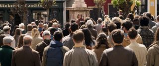 Nie wiemy, dlaczego Harrow przebywa w niemieckiej części Alp. Warto jednak zwrócić uwagę na to, że w momencie swojego komiksowego debiutu postać ta była przedstawiona jako dawny nazista, który w Auschwitz przeprowadzał eksperymenty na więźniach obozu.