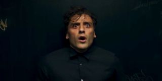 Bobbi wspomina, że Spector miał zamordować archeologów pracujących przy wykopaliskach w Egipcie. To czytelne nawiązanie do komiksowej genezy postaci: Marc i „Francuzik” (Jean-Paul Duchamp, do którego nawiązanie pojawiło się w 1. odcinku serialu) pracowali w Egipcie dla przestępcy Raula Bushmana, który zdecydował się na odebranie życia wielu archeologom – w rzeczywistości Spector próbował powstrzymać masakrę. 