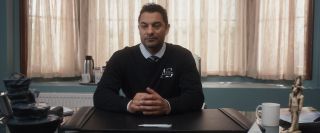 W biurze pracownika muzeum, który zwalnia Stevena, znajduje się egipska figurka z postacią posiadającą głowę krokodyla – wizerunek przywodzi na myśl Ammit. 