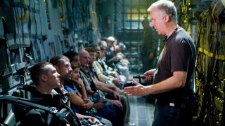 7 sierpnia 2010 – Pojawia się ogłoszenie, że „Avatar 2” i „Avatar 3” będą powstawać jednocześnie. Cameron mówi wówczas: „Wiele rozmawialiśmy na temat tego, że takie posunięcie będzie miało sens zważywszy na naturę tych filmów. Możemy stworzyć wszystkie sceny z motion capture, a później cofnąć się i kręcić z kamerami”.