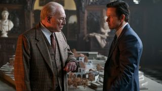 Wszystkie pieniądze świata (2017) – Po tym, gdy Kevin Spacey został oskarżony o molestowanie seksualne, reżyser Ridley Scott – zaledwie miesiąc przed premierą – kręcił na nowo sceny, w których pojawia się portretowany przez usuniętego aktora John Paul Getty. Wcielający się w jego rolę Christopher Plummer spędził na planie tylko 8 dni. 