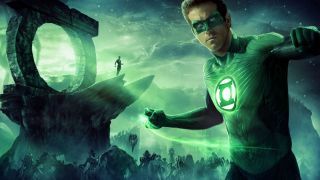 Green Lantern (2011) – Początkowo film był pomyślany jako utrzymana w sarkastycznym tonie komedią. W tytułową rolę miał wcielić się… Jack Black, natomiast za scenariusz odpowiadał znany m.in. z programu Saturday Night Live Robert Smigel. Protesty fanów DC sprawiły jednak, że Warner Bros. zdecydowało się zmienić podejście i zaangażować Ryana Reynoldsa. 