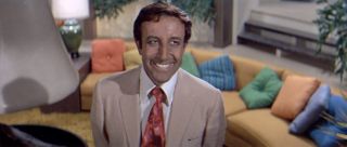 Przyjęcie (1968) – w rolę hinduskiego aktora wcielił się biały aktor Peter Sellers. Jego twarz pomalowano na brązowo, natomiast on sam mówił w taki sposób, by parodiować azjatycki akcent.