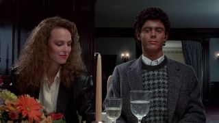 Rasowy stypendysta (1986) – próbujący uzyskać stypendium student Harvardu zmienia się w czarnoskórego nastolatka, m.in. dzięki specjalnym pastylkom przyciemniającym karnację skóry.