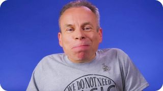 W rolę Buttowskiego wcielił się Warwick Davis, znany przede wszystkim z Willow czy franczyzy Harry Potter