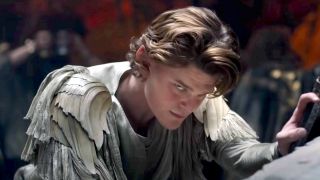 8. W czasie wojny Saurona z elfami doszło do ataku na miasto Eregion; wysłana przez Gil-galada armia pod dowództwem Elronda przybyła na miejsce za późno – miasto zostało zniszczone; to właśnie wtedy Elrond postanowił zbudować lokację znaną później jako Rivendell. 