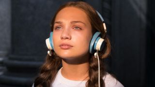 Music (2021) – film wyreżyserowany przez Się; piosenkarka napisała również do niego scenariusz. Wielu odbiorcom nie spodobał się sposób, w jaki twórczyni postanowiła przedstawić na ekranie kwestię autyzmu – użyta w tym celu metafora muzyczna stała się później obiektem zmasowanej krytyki, przejawiającej się także w ramach review bombingu. 