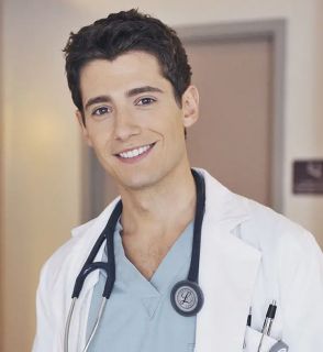 Wren Kim/Wren Kingston (Julian Morris)