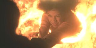 Koszmar, który nieustannie nawiedzał ekranową Johannę Constantine, jest wyraźnym nawiązaniem do komiksu z serii Hellblazer, „Newcastle: A Taste of Things to Come” – tzw. incydent w Newcastle był jednym z najbardziej przerażających momentów w życiu komiksowego Johna Constantine’a.