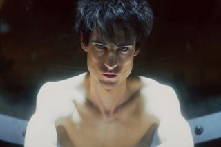 Casting Morfeusza trwał aż 8 miesięcy; zanim Tom Sturridge ostatecznie otrzymał główną rolę, musiał odbyć z 12 twórcami produkcji długą, 1,5-godzinną rozmowę, która przypominała proces intensywnego przesłuchania – rozmowa ta miała miejsce na Zoomie. W jej trakcie poruszano m.in. koncepcje filozoficzne. Aktor pokonał w tej rywalizacji przeszło 200 innych kandydatów.