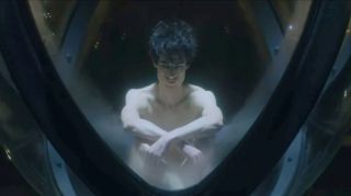 Z powodu ograniczeń powstałych w następstwie pandemii koronawirusa przed rozpoczęciem prac na planie Gaiman mógł na własne oczy zobaczyć wyłącznie jedną lokację serialową – pomieszczenie, w którym Morfeusz był przetrzymywany przez Rodericka Burgessa. Pisarz przyznał jednak, że „oniemiał”, a wizytacja tej lokacji była dla niego jak „kroczenie po swoim umyśle”.