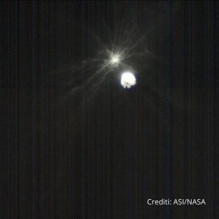 DART zderza się z Dimorphosem - zdjęcia z satelity LICIACube
