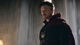 „Scooby doo this crap” – zdanie wypowiedziane przez Doktora Strange’a w filmie „Spider-Man: Bez drogi do domu” jest najlepszym dowodem na to, że MCU czasami chce być aż za bardzo „cool”.