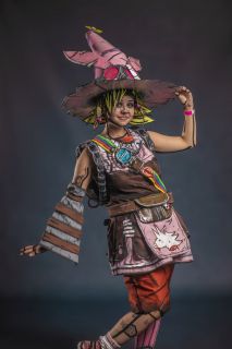 Dominika "Mika" Mazurek jako Tiny Tina z Tiny Tina's Wonderlands