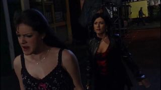 8. EastEnders (odcinek 2176) – Kat Slater ujawnia, że jest prawdziwą matką Zoe.  