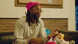 3. 2 Chainz (raper i producent muzyczny) – ukończony kierunek: psychologia, potencjalny zawód: psycholog kliniczny; roczny zarobek w 2023 roku w potencjalnym zawodzie: 105000 USD; na łączną wartość swojego majątku musiałby w tym zawodzie pracować 114 lat.          