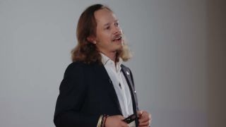 2. Brock Pierce - pamiętny Gordon z filmu "Potężne Kaczory"; zarobił fortunę jako partner firmy Digital Entertainment Network i współtwórca Internet Gaming Entertainment; 2 mld USD