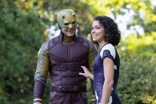 Niejasny status seriali superbohaterskich Netfliksa – choć w 4. fazie MCU widzieliśmy już Daredevila portretowanego przez Charliego Coxa i Kingpina w wersji Vincenta D’Onofrio, nadal nie wiemy, czy mówimy tu o tych samych inkarnacjach postaci, które ukazano w serialu Daredevil od Netfliksa. Szybkie wyjaśnienie tej kwestii zapowiadano już w czasie emisji Hawkeye’a – od tamtej pory minął przeszło rok.