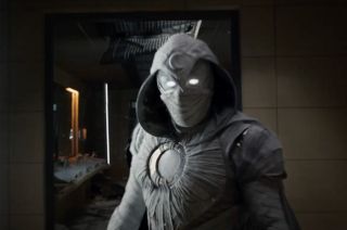 Maksymalne skracanie pełnych historii konkretnych postaci – przypadek She-Hulk i Moon Knighta, o których seriale najprawdopodobniej nie dostaną 2. sezonu, pokazuje, że Marvel Studios wyjątkowo śpieszy się z ukazaniem dojrzewania emocjonalnego poszczególnych herosów, choć nie jest jasne, czy ci kiedykolwiek na ekranie powrócą. Pytanie o sens ich ekspozycji wydaje się całkowicie zasadne.