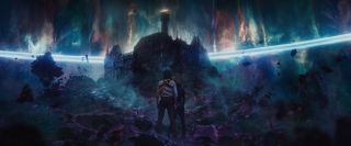 Koncepcja multiwersum może być zbyt ambitna jak na Kinowe Uniwersum Marvela – twórcy uciekają się do przeróżnych, choćby graficznych (vide serial Loki) sztuczek, które mają wytłumaczyć odbiorcom zasady istnienia wieloświata, lecz w sieci wciąż możemy napotkać na niekończące się dyskusje o takich aspektach jak warianty czy alternatywne linie czasowe (ilu z widzów ma świadomość, że Sinister Strange i Strange Supreme to dwie różne osoby?).
