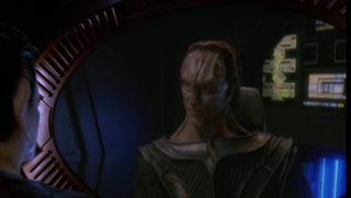 6. Widmo Pah (Star Trek: Stacja kosmiczna) – reprezentant rasy o tej samej nazwie, uznawanej za przeciwieństwo Proroków. Potrafił on przybierać dowolną formę cielesną i manipulować czasoprzestrzenią za pomocą własnych myśli. Najpotężniejszy staje się wówczas, gdy zamienia się w ognistego ducha.