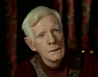 3. Trefayne (Star Trek: Seria oryginalna) – członek wszechpotężnej rasy Organian, która doprowadziła do końca wojny Federacji i Imperium Klingońskiego. Istoty te powstały przed milionami lat w humanoidalnej formie – z czasem jednak wyewoluowały w nieśmiertelne byty pozbawione cielesnej powłoki. Trefayne potrafi dowolnie manipulować czasoprzestrzenią, wyczuwać i przeobrażać energię całych galaktyk, wskrzeszać zmarłych czy niszczyć w jednej chwili całe floty statków.