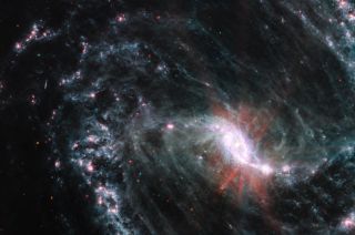 Teleskop Webba - zdjęcie galaktyki NGC 1365