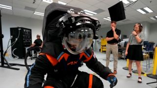 Skafander księżycowy od Axiom Space dla misji Artemis 3 - zdjęcia