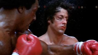 5. Rocky vs. Apollo Creed - rewanż (Rocky II) – choć Rocky i Apollo zarzekali się, że już nigdy nie staną naprzeciwko siebie w ringu, do takiego starcia ostatecznie doszło. Balboa zwyciężył poprzez techniczny nokaut w ostatniej rundzie pojedynku, choć w pierwszych jego odsłonach Creed tłukł rywala na kwaśne jabłko. Wielu znawców franczyzy uważa, że to właśnie to starcie przyniosło odpowiedź na pytanie o to, jak w uniwersum ukazywać walki bokserskie.