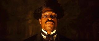 Victor Timely okaże się podstawową wersją Kanga Zdobywcy – w drugiej ze scen po napisach filmu Ant-Man i Osa: Kwantomania widzimy Lokiego i Morbiusa, którzy przenoszą się do początku XX wieku, obserwując sztuczki portretowanego przez Jonathana Majorsa Victora Timely’ego. Choć obecnie uważa się go za jeden z wariantów Kanga, część widzów spekuluje, że podobnie jak w komiksach to właśnie on okaże się prawdziwym Nathanielem Richardsem aka Kangiem, który dał początek innym wersjom antagonisty. 