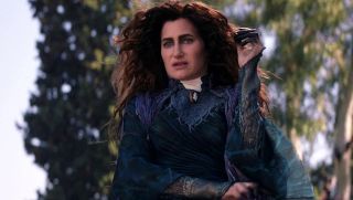 29. Agatha Harkness – potężna czarownica, korzystająca z zaklęć czarnej magii, jak i – przez pewien czas – z wiedzy zaczerpniętej z Darkholdu; zdolności magiczne dają jej długowieczność, telekinezę, umiejętność manipulowania energią, tworzenie rozmaitych iluzji, nekromancję, możliwość zmiany swojego wyglądu, wchłanianie potężnych wiązek energii czy przejmowanie mentalnej kontroli nad innymi postaciami.