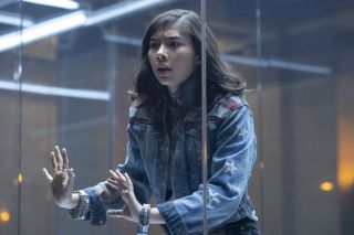 44. America Chavez – nastolatka z alternatywnego świata, który potrafi otwierać portale prowadzące do innych rzeczywistości; postać nieposiadająca swoich wariantów; jej siła fizyczna jest tak gigantyczna, że Chavez była w stanie zadać potężne ciosy samej Scarlet Witch; młoda bohaterka potrafi również manipulować energią, a obecnie szkoli się w dziedzinie sztuk mistycznych; w kolejnych rankingach z pewnością zajmie wyższe miejsce, jednak aktualnie dopiero uczy się ona korzystać ze swoich mocy.