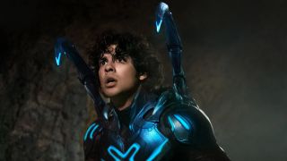 Jaime Reyes aka Blue Beetle – James Gunn potwierdził, że portretowany przez Xolo Mariduenę superbohater jest „pierwszą oficjalną postacią DCU”, choć wiele wskazuje na to, że nadchodząca produkcja Blue Beetle będzie samodzielną historią.