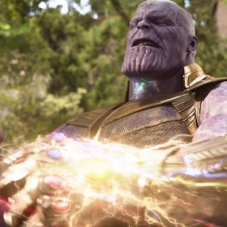 7. Thanos uzbrojony w Kamienie Nieskończoności - prawie nieskończona moc