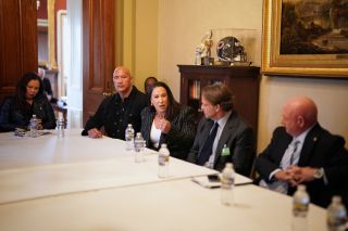 Dwayne Johnson spotkał się z amerykańskimi senatorami