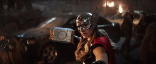 Jane Foster jako Potężna Thor – 1,83 m