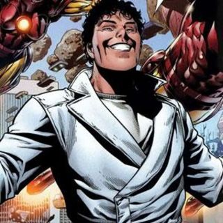 9. Beyonder - Młody członek wszechpotężnej kosmicznej rasy Beyonders, jest ucieleśnieniem wymiaru znanego jako Beyond-Realm. Potrafi niszczyć całe uniwersa w jednym momencie i przejmować kontrolę umysłową nad wszystkimi żyjącymi istotami jednocześnie. To on w serii „Tajne wojny” stworzył Świat Bitewny, w którym herosi i złoczyńcy mieli się mierzyć w nigdy niekończących się pojedynkach.