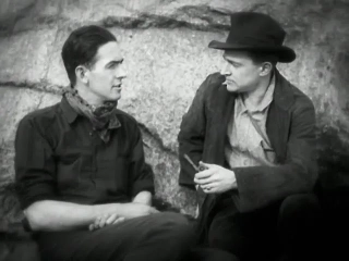 Rok 1925: Merian C. Cooper (z prawej) i Ernest Schoedsack w trakcie prac nad filmem "Trawa"